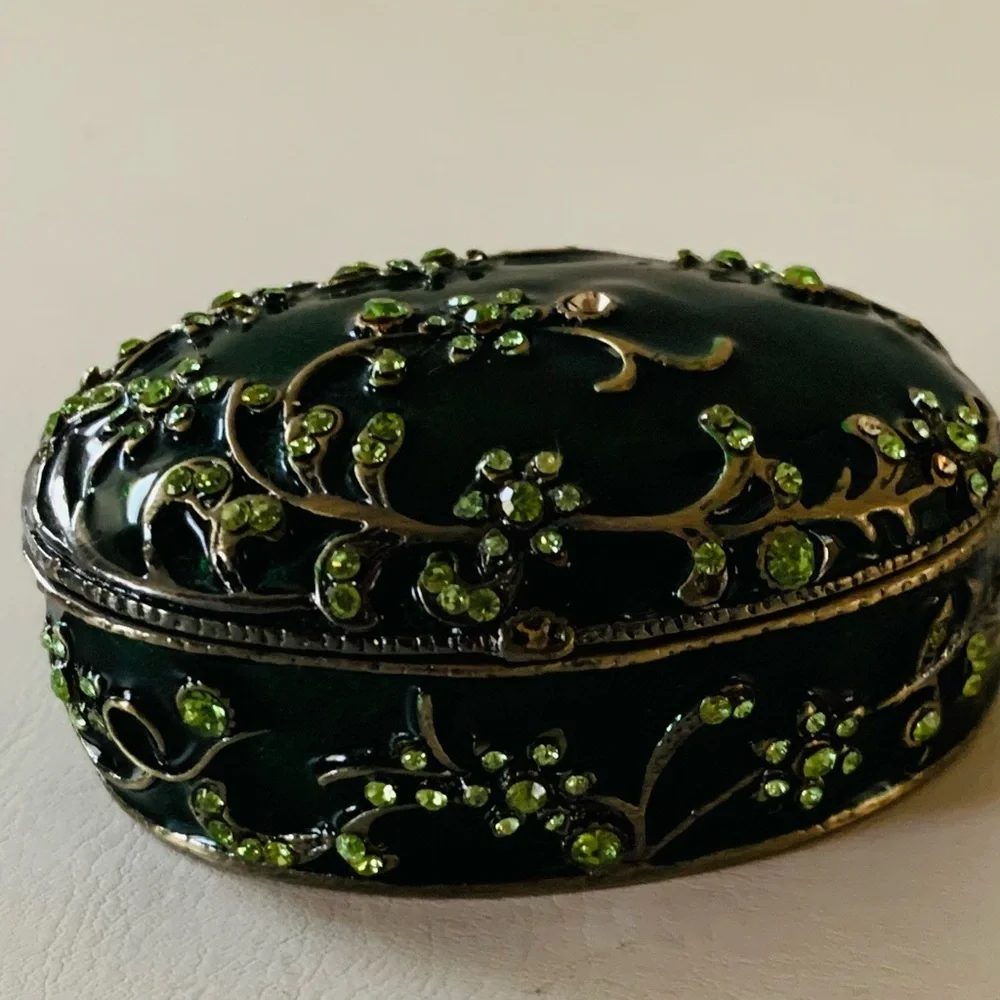 Metal jewelry box with Rhinestones
